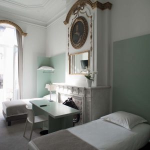 renovation-chambre-hotel-lits-simples